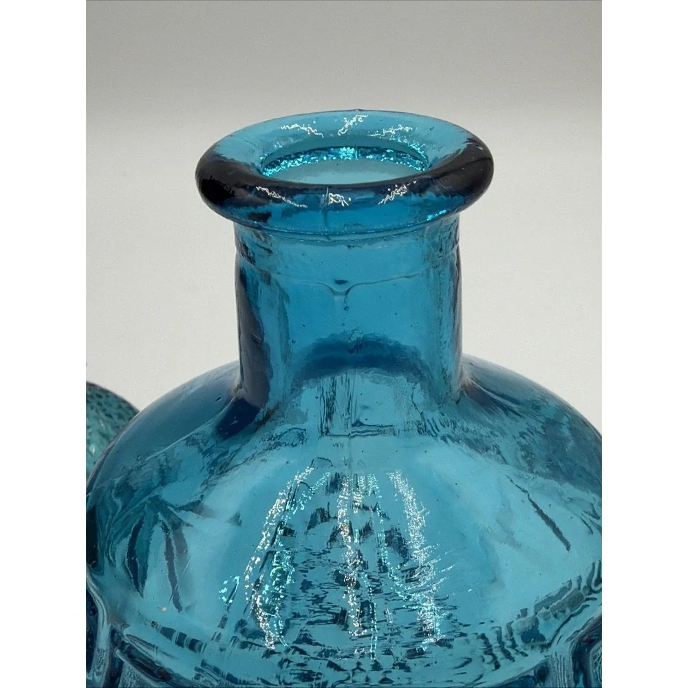 Vintage Blue Glass Genie Bottle Decanter W/Round Glass Stopper Made in Taiwan